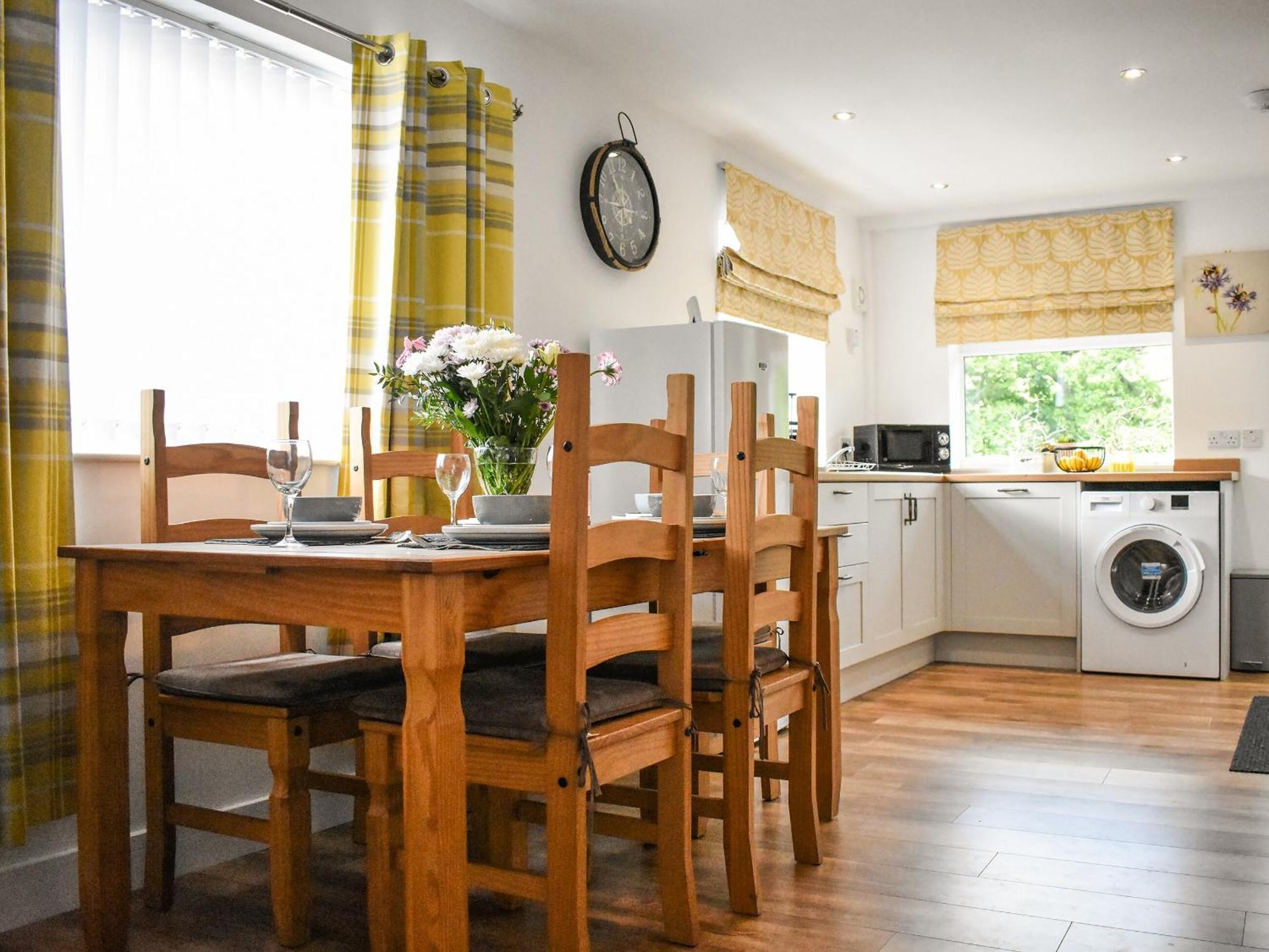 Bumblebee Lodge สเตทส์ ภายนอก รูปภาพ